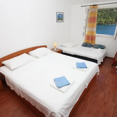 By The Sea Pasadur, Lastovo - 8337 *