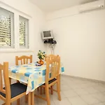 By The Sea Pasadur, Lastovo - 8337 אובלי
